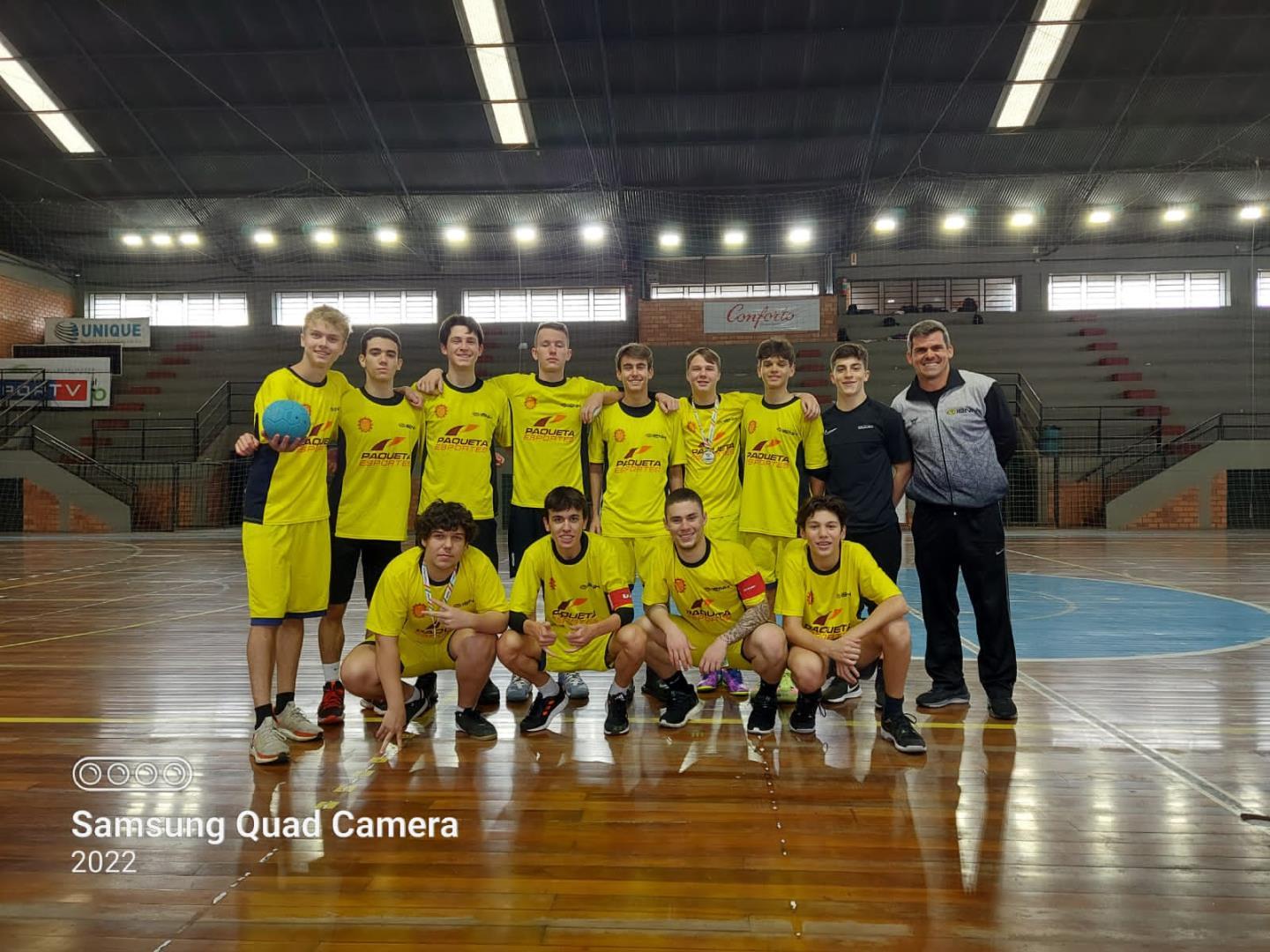IENH conquista títulos no Handebol e Futsal sub-17 da Olimpíada Escolar