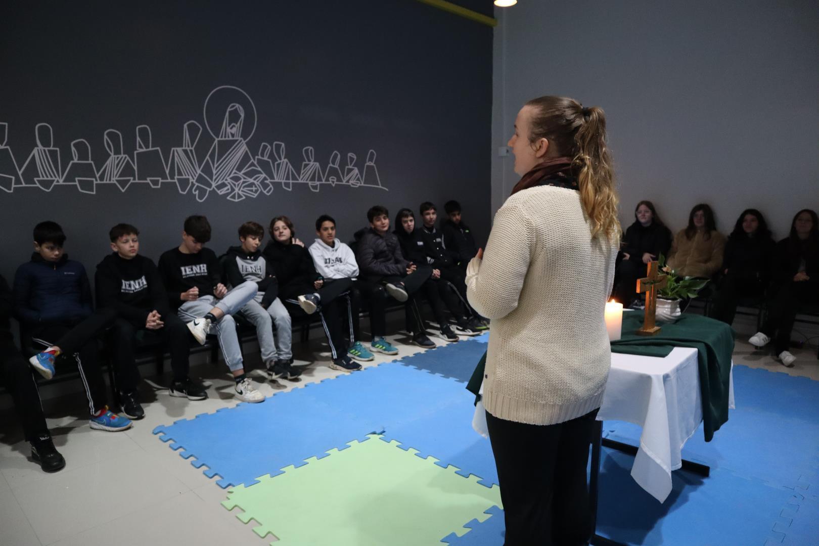 IENH encerra o 1° semestre com meditação e reflexão