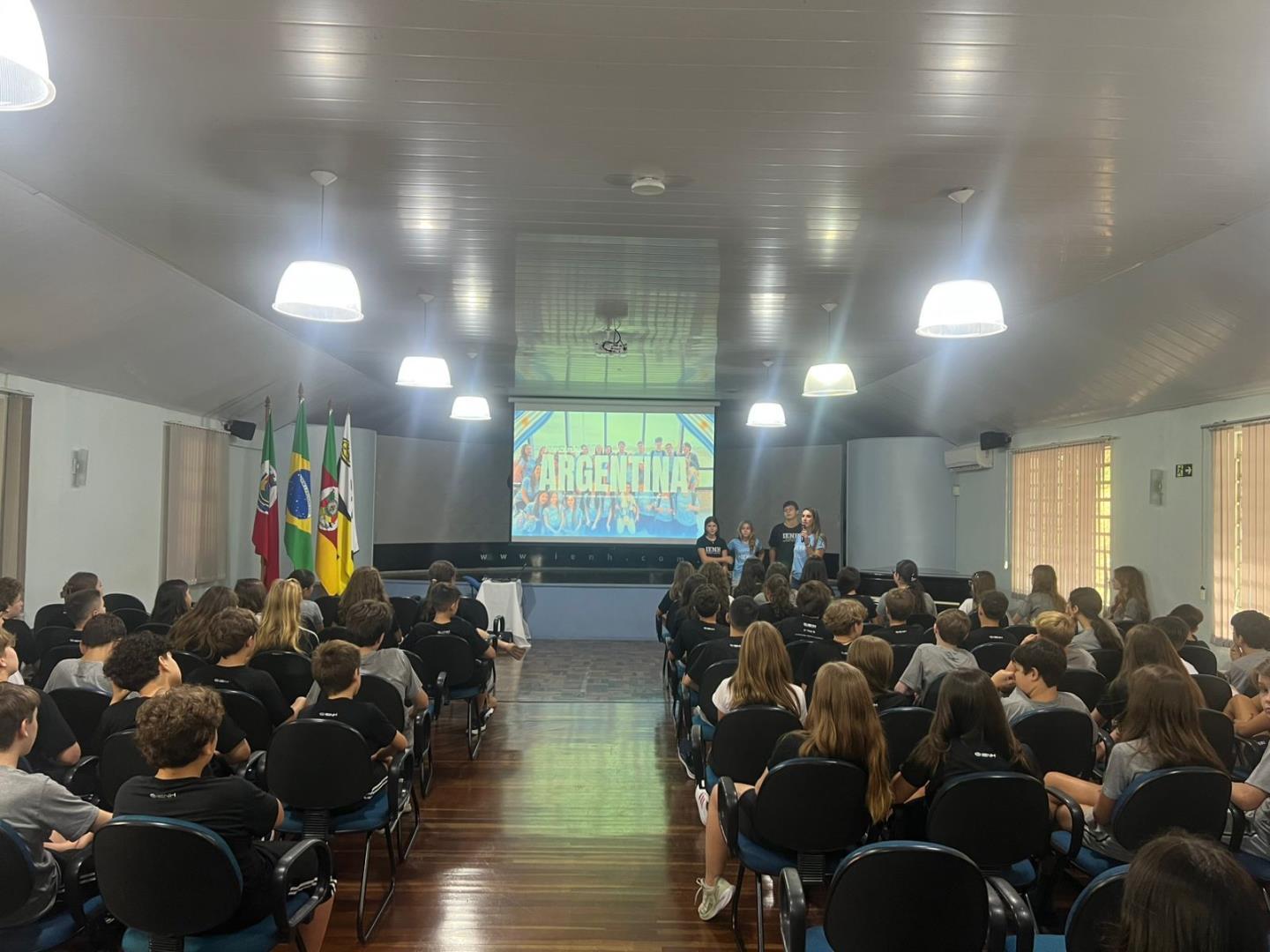 Intercâmbio internacional é apresentado aos estudantes das turmas de Year 7 