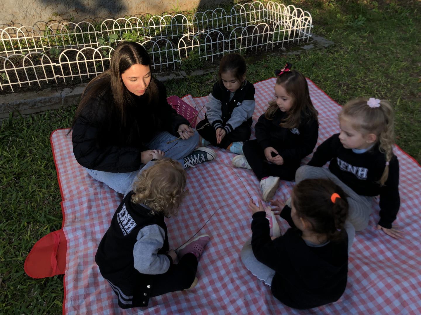 Kindergarten 3A da Unidade Pindorama transforma observação da natureza em aprendizagem