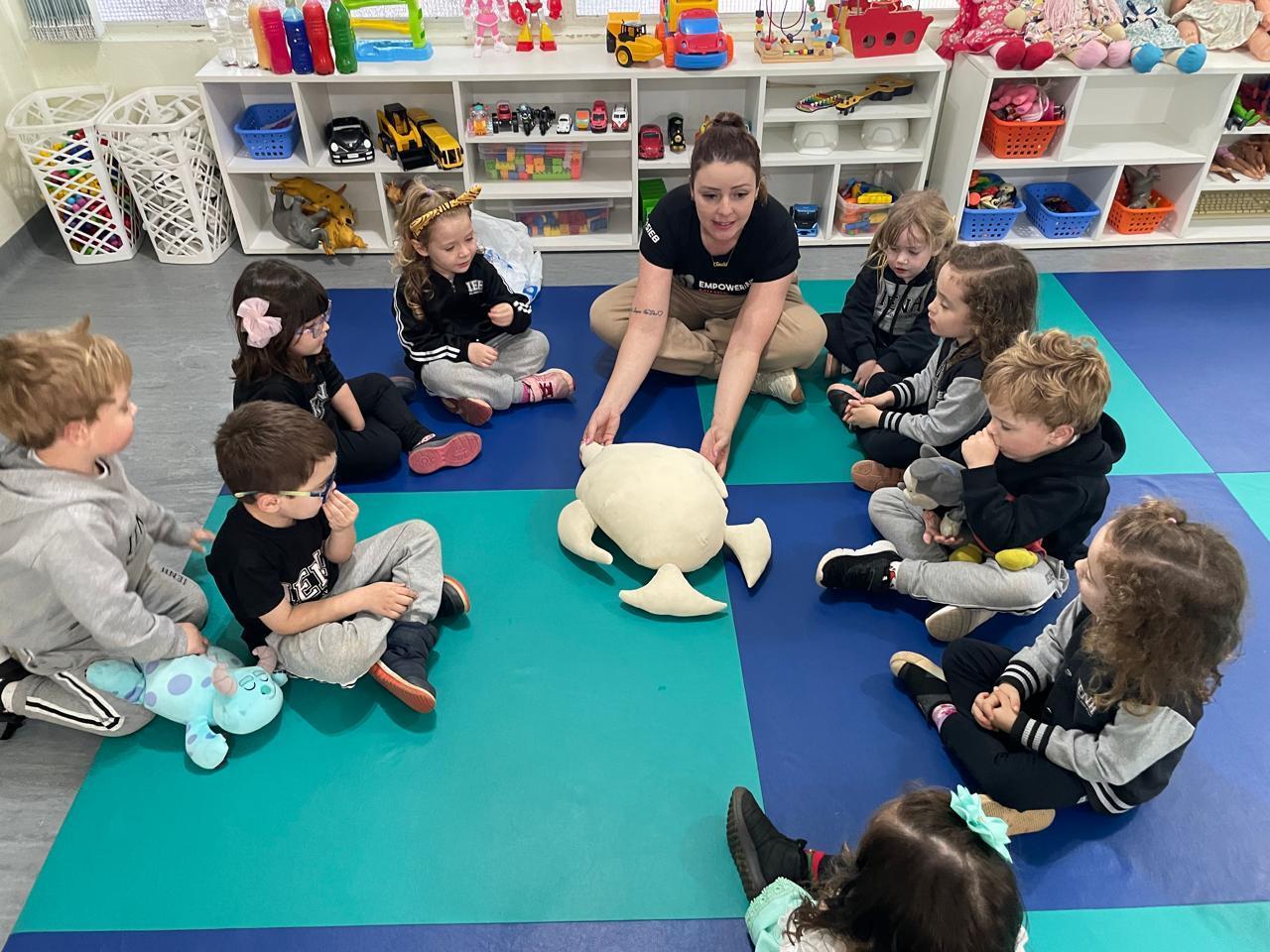 Kindergarten 3B da Unidade Oswaldo Cruz vive experiência de imaginação com o mascote Franklin