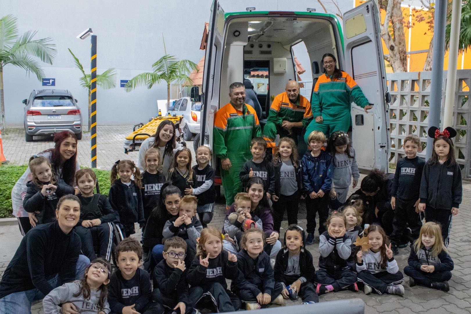 Kindergarten 4 da Unidade Oswaldo Cruz recebe visita de socorristas da Unimed
