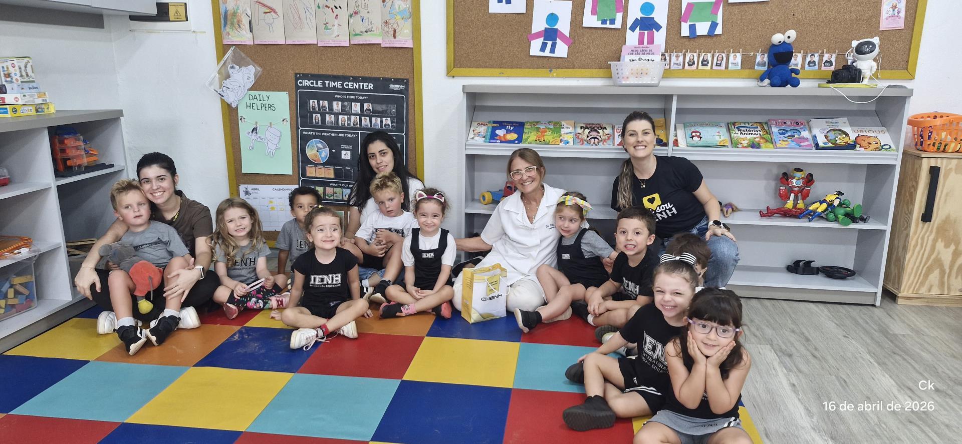 Kindergarten 4B da Unidade Oswaldo Cruz inicia investigação sobre o corpo humano 