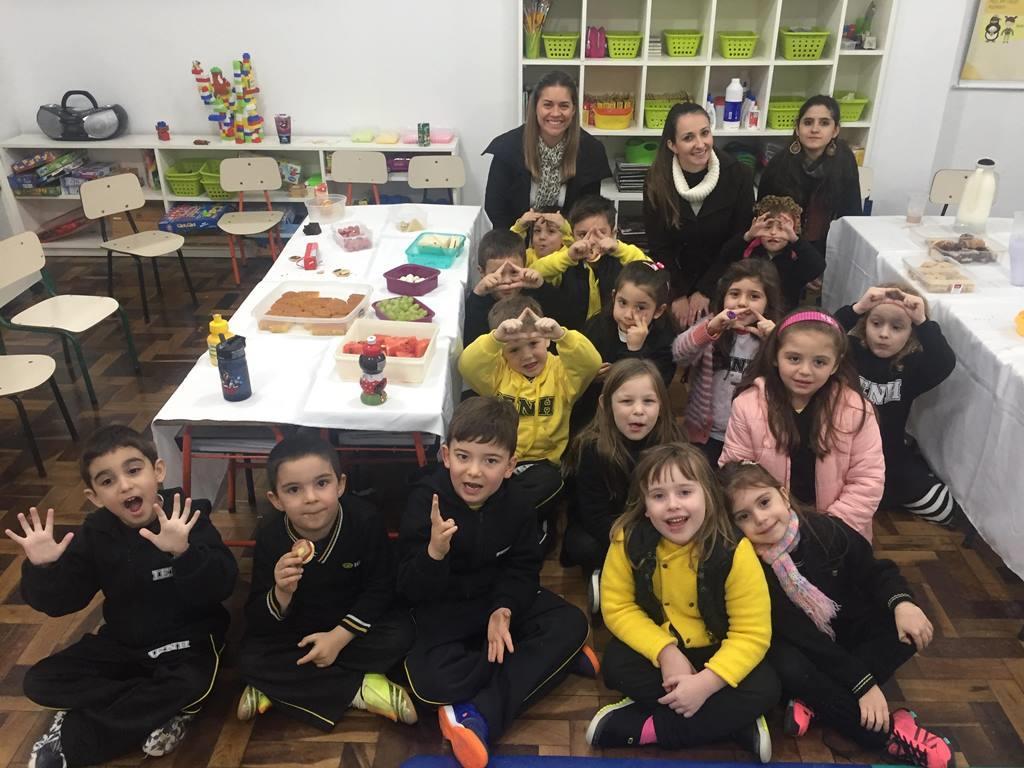 Lanches criativos para trabalhar as formas geométricas em Inglês e Português Lanches criativos para trabalhar as formas geométricas em Inglês e Português