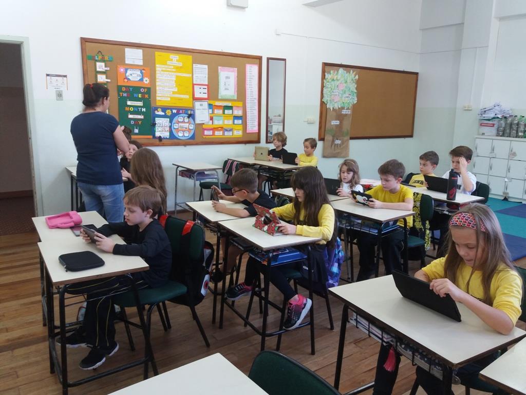 Minecraft na sala de aula: inserindo recursos tecnológicos às práticas pedagógicas