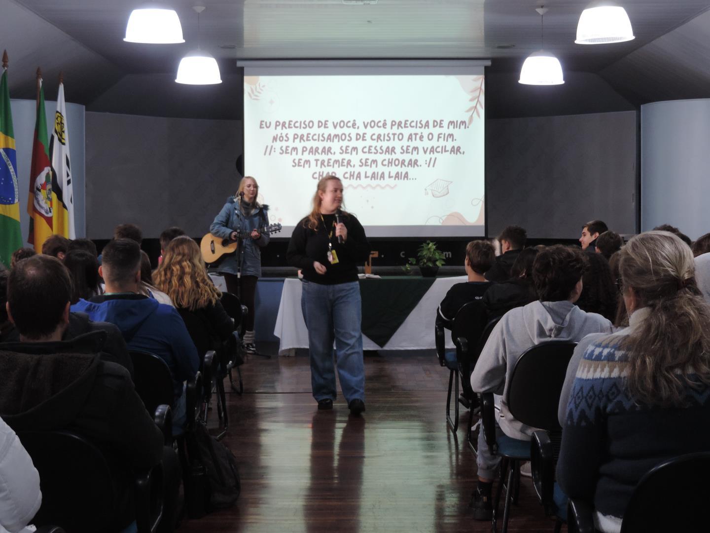 Momento de meditação incentiva reflexões sobre amizade na Unidade Fundação Evangélica 