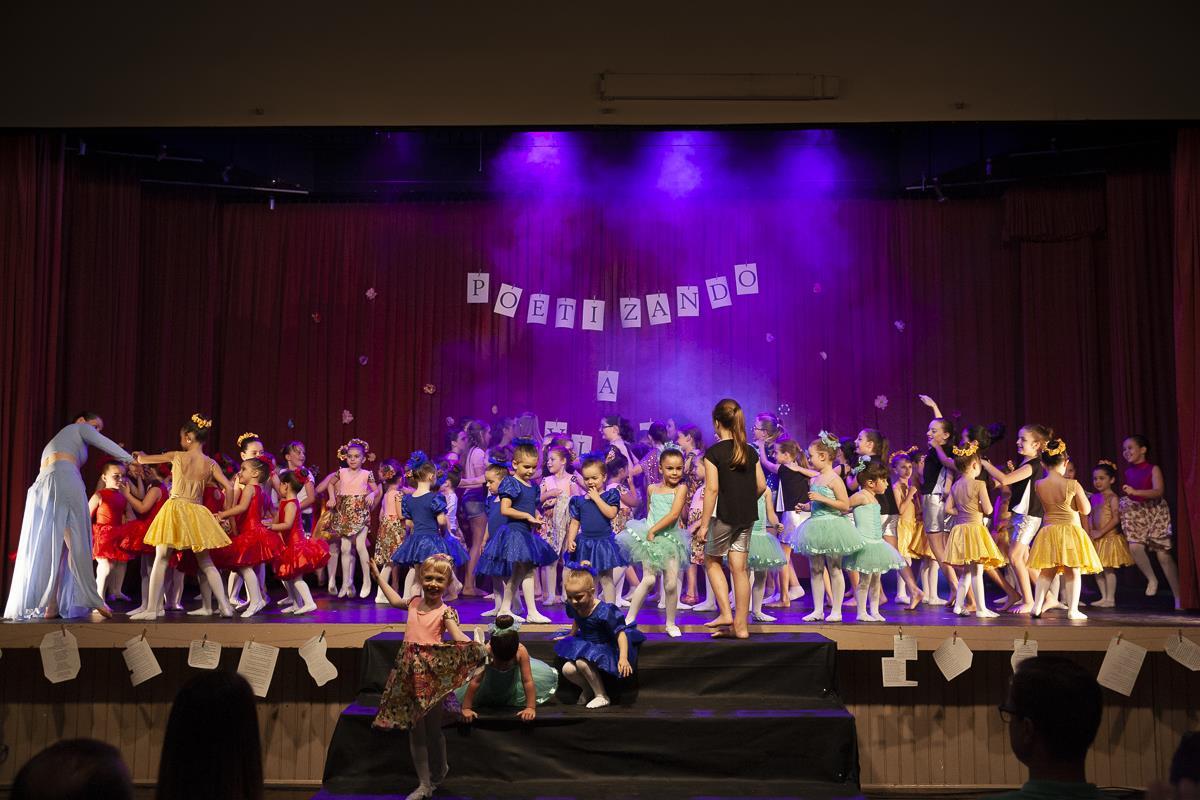 Mostra de Dança IENH reúne alunos e familiares na Fundação Evangélica