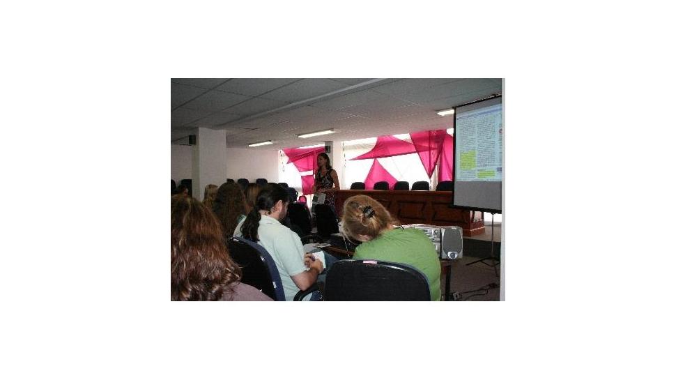 Psicóloga da IENH realiza palestra em Reunião da Secretaria de Educação e Desporto de Porto Alegre