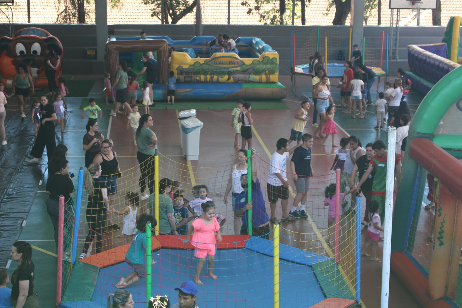 Natal Solidário da IENH reúne comunidade em celebração de solidariedade e partilha