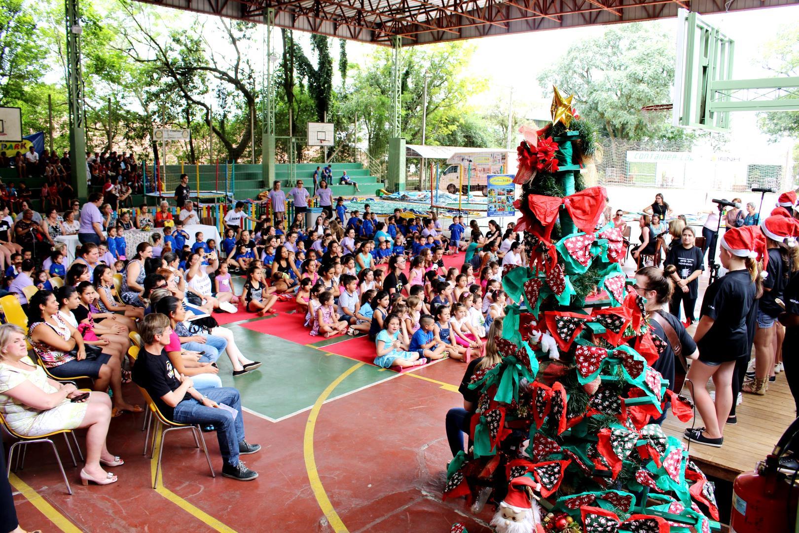 Natal Solidário reúne mais de 400 pessoas na IENH