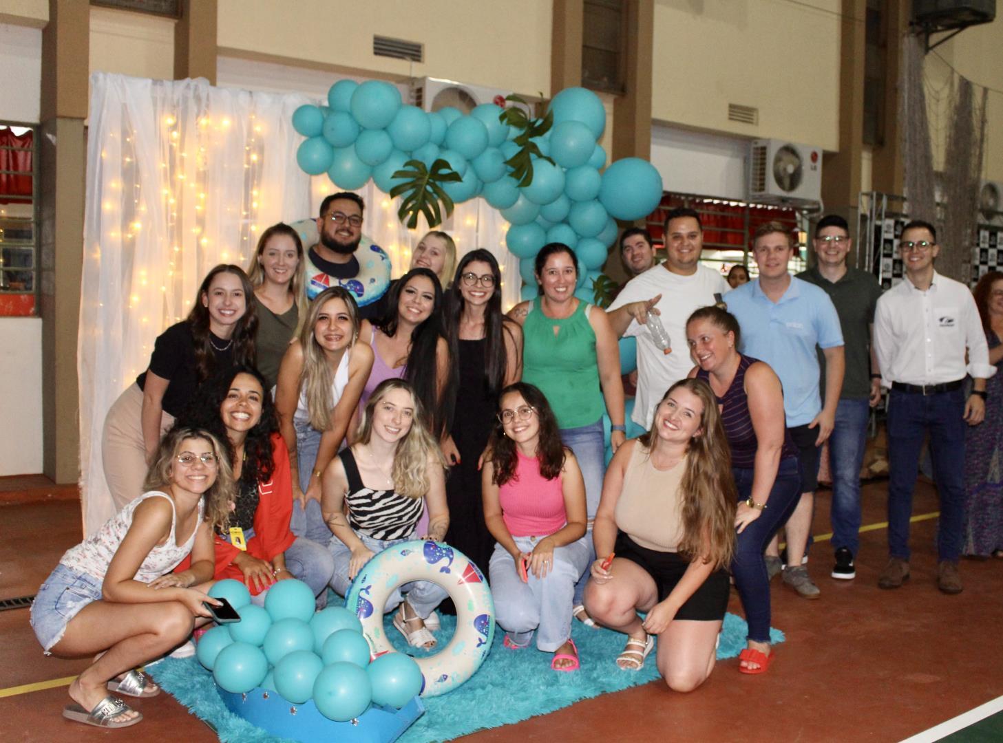 Noite de pagode e picolé recepciona estudantes dos Cursos Técnicos e da Faculdade IENH