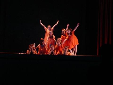 Grupo de Dança da IENH apresenta espetáculo de encerramento do ano