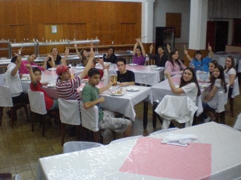 Grupo Amigos da Paz da IENH promove Cine-Fórum e Passa-Noite