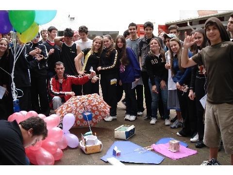 Queda de ovos proporciona conhecimentos sobre movimento acelerado e queda livre