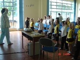 Alunos da Unidade Pindorama recebem visita de ex-diretora