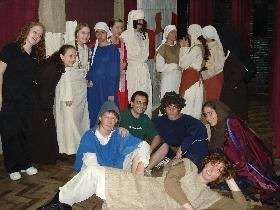 Grupo de Teatro da IENH Não Temos Nome Ainda apresenta peça na Fundação Evangélica