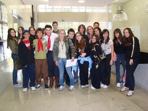 Alunos do Projeto de Educação Financeira do Ensino Médio visitam a XP Investimentos