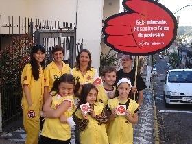 Agentes Mirins do Trânsito da IENH participam de Blitz Educativa