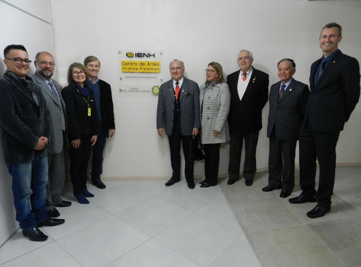 IENH recebe visitantes do Rotary Club