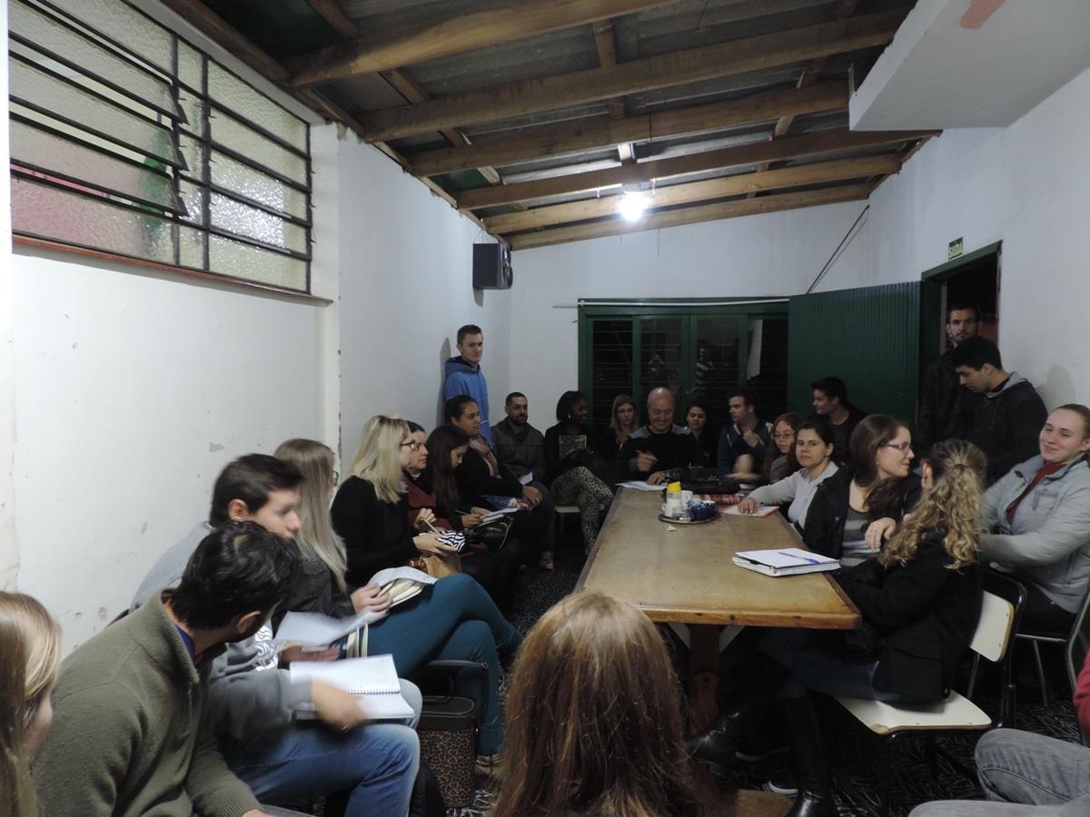 Acadêmicos da Faculdade IENH visitam a Casa de Acolhimento do Menino