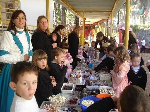 Alunos da Educação Infantil do Oswaldo Cruz participam de Festa Junina