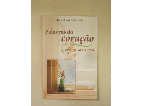 Ex-alunas da IENH têm livros publicados