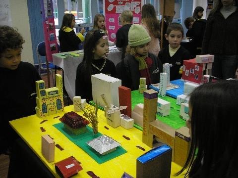 Alunos realizam Feira de Bairros