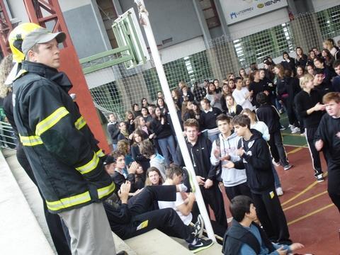 Simulação de incêndio movimenta manhã da IENH