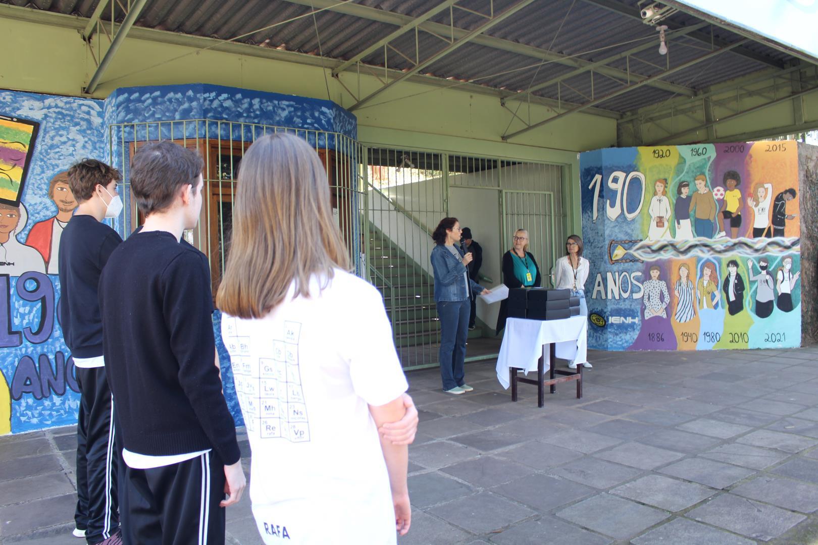 Painéis dos 190 anos da IENH são inaugurados na Unidade Fundação Evangélica