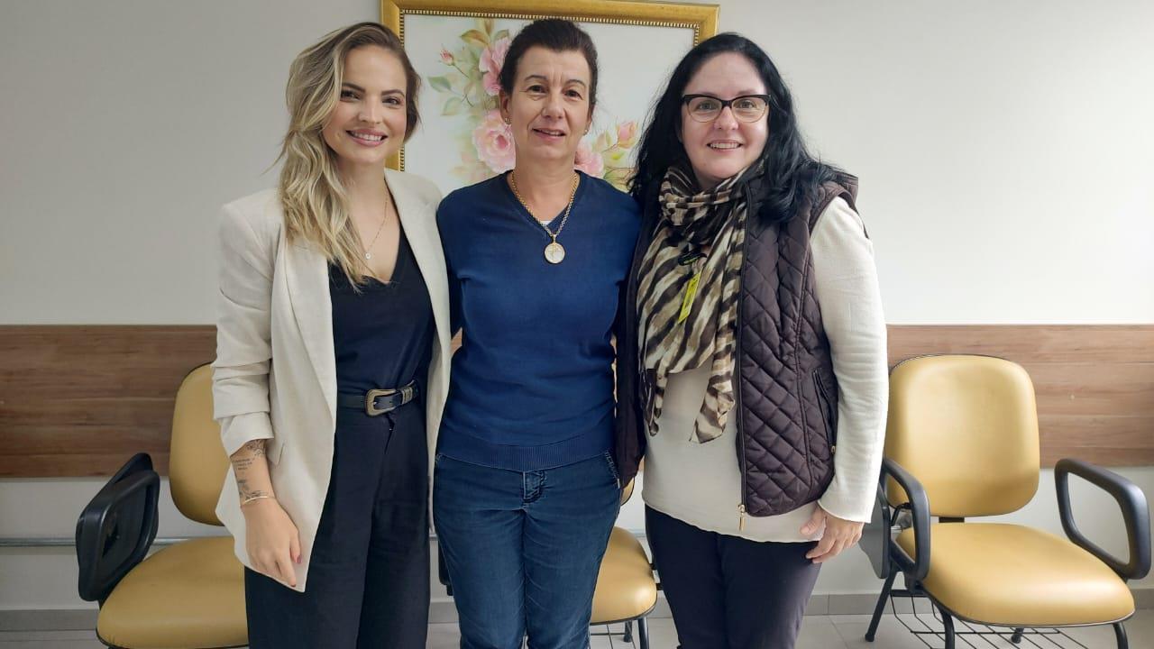 Professoras da Faculdade IENH realizam visita técnica ao Hospital Regina