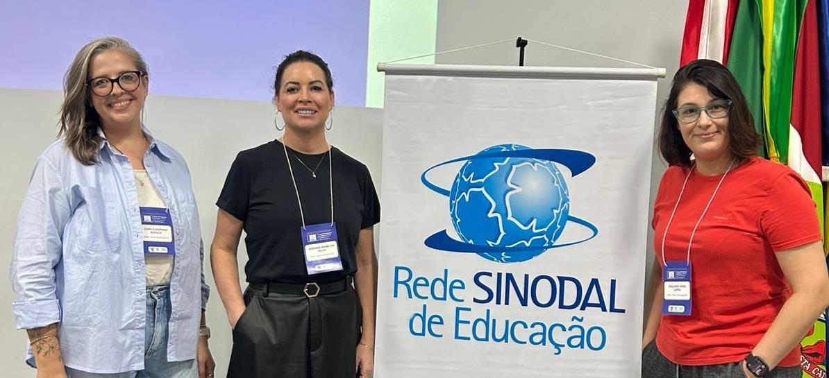 Professoras da IENH participam de encontro nacional de Língua Portuguesa em Santa Catarina