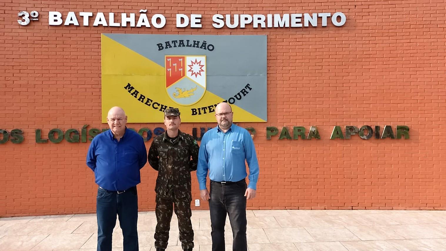 Professores do Curso Técnico de Logística visitam Batalhão de Suprimentos do Exército Brasileiro.