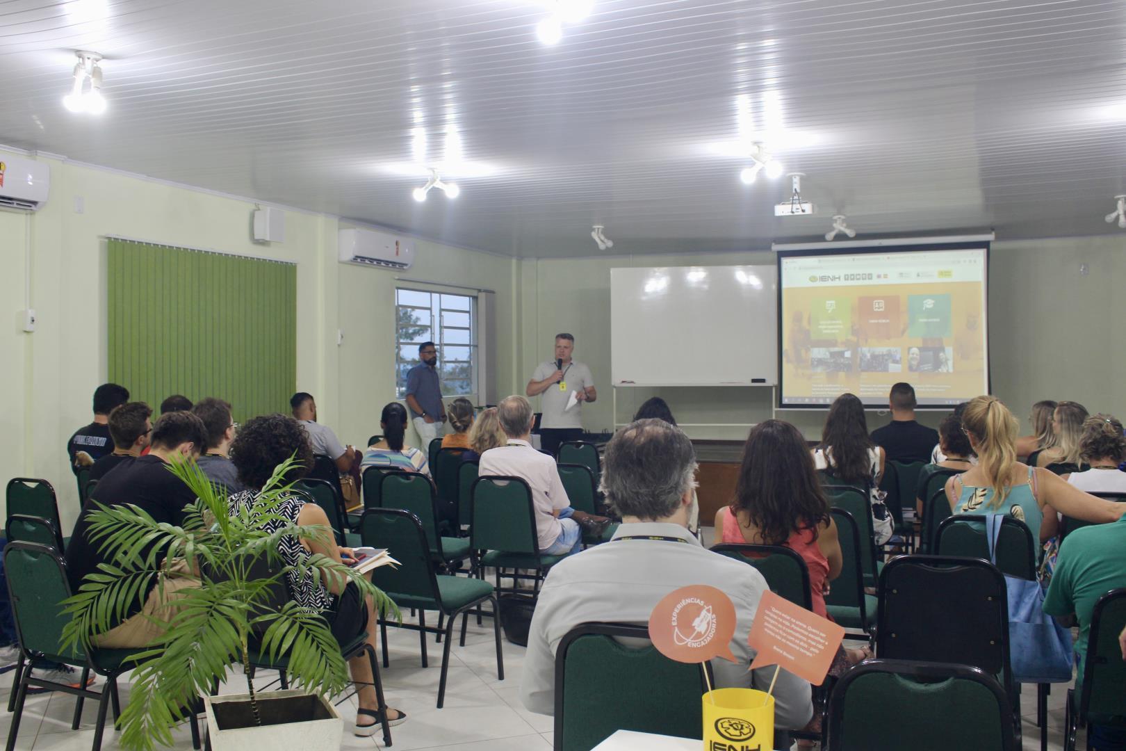 Professores dos Cursos Técnicos e Faculdade IENH participam de Seminário Docente