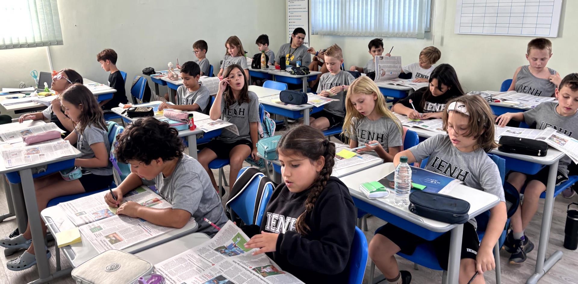 Projeto Jornal na Sala de Aula estimula leitura crítica entre estudantes do Year 4
