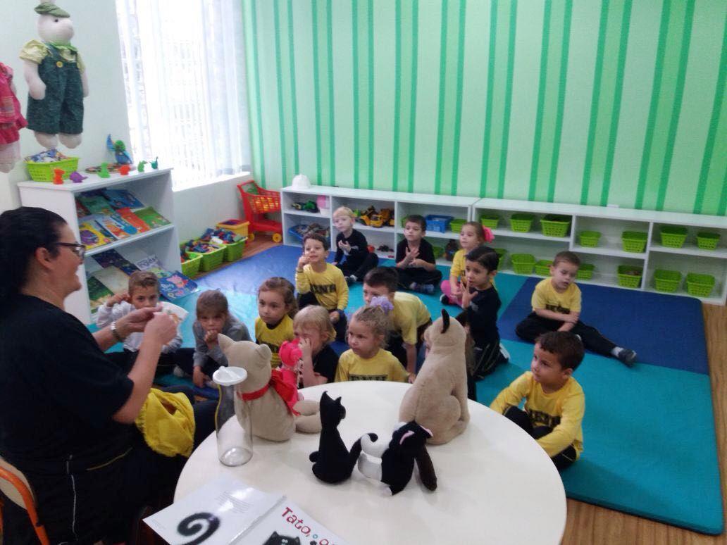 Projeto promove momentos lúdicos de hora do conto na Educação Infantil da Unidade Oswaldo Cruz Projeto promove momentos lúdicos de hora do conto na Educação Infantil da Unidade Oswaldo Cruz