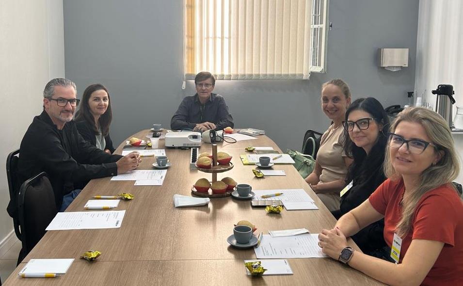 Reunião da APA debate segurança, participação das famílias e inovações para 2026