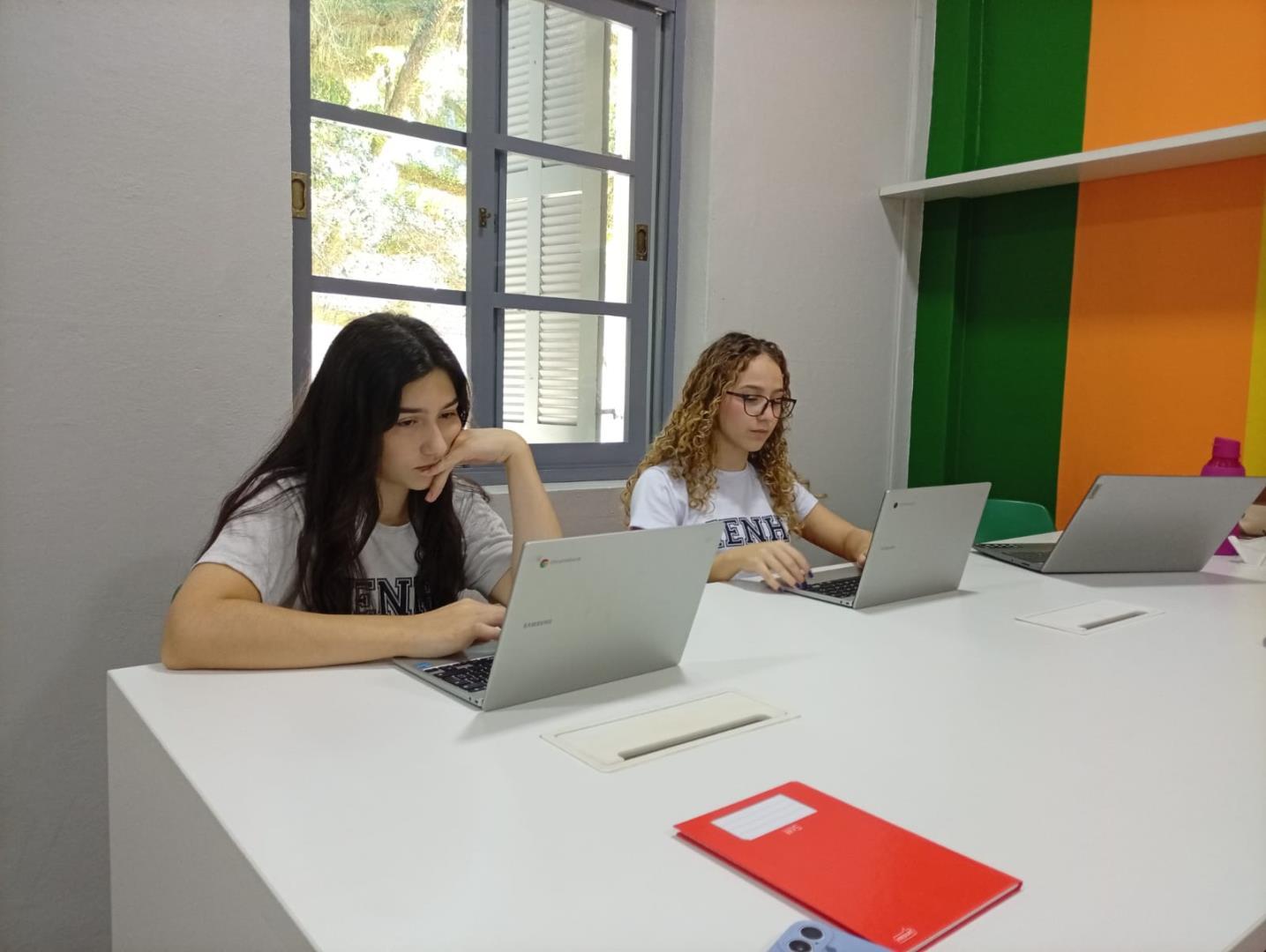 Sábado letivo impulsiona preparação para a Banca de Iniciação Científica na IENH