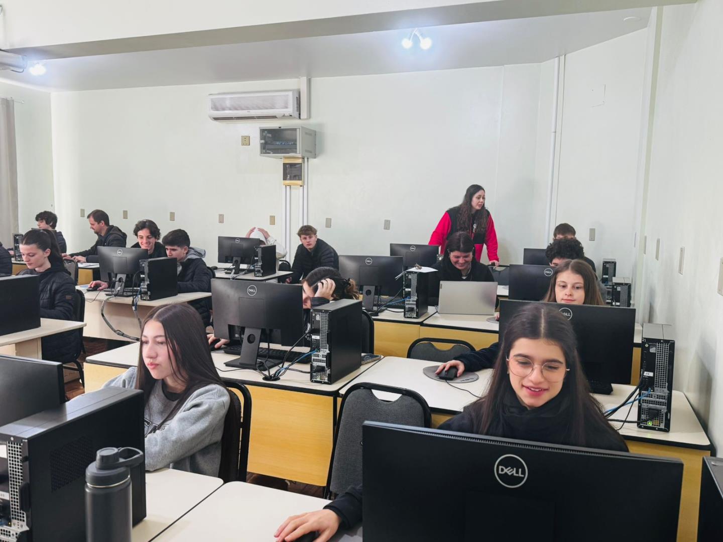 Sábado letivo promove manhã de orientações e atividades produtivas na Unidade Fundação Evangélica