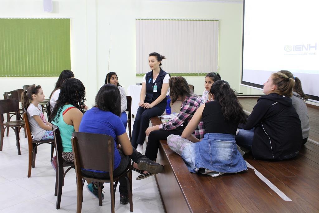 Seminário de Adolescência oportuniza novos aprendizados no Programa Cultural Arte em Movimento