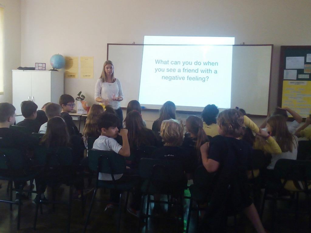 Talking about emotions: alunos dos 3ºs anos participam de palestra sobre emoções em Inglês