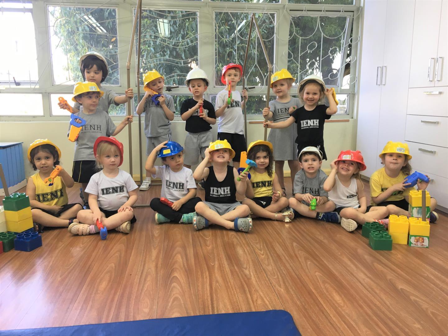 Turma da Educação Infantil constrói maquete de casa em projeto de estudos