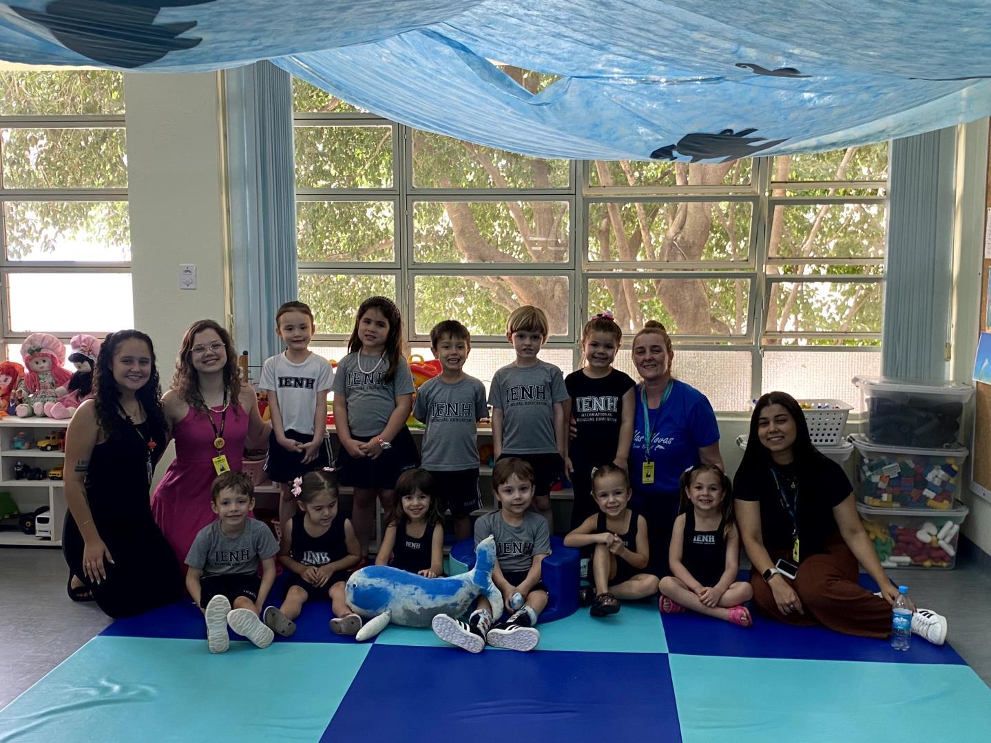 Turma do Kindergarten 3A da Unidade Oswaldo Cruz vive experiências encantadoras com mascotes