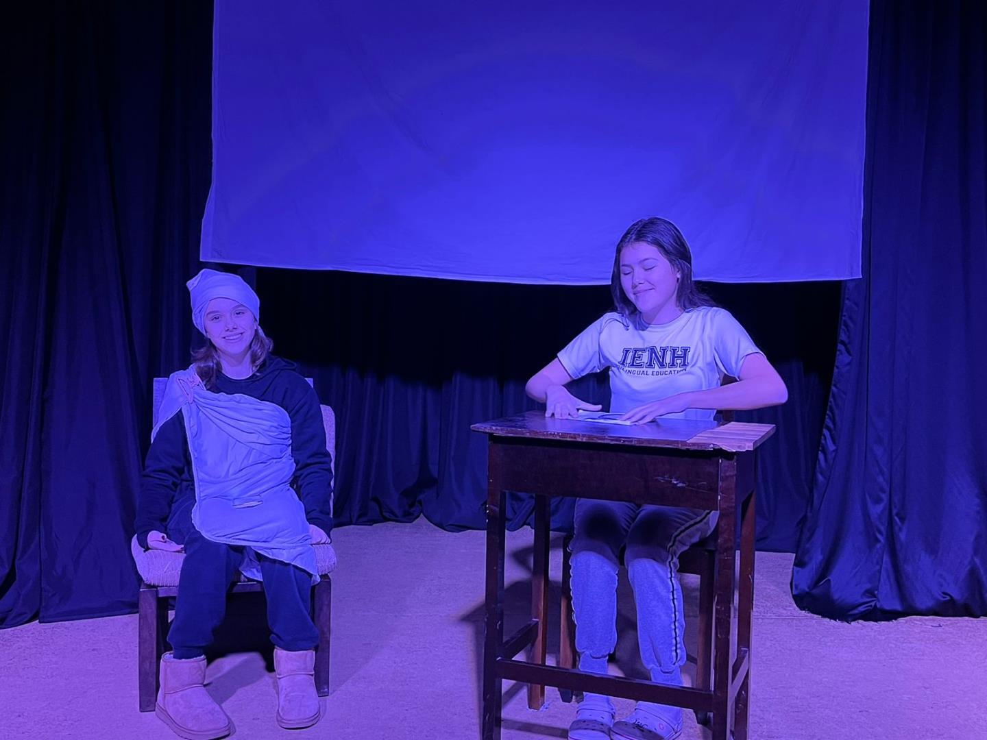 Turmas de Year 9 da Unidade Fundação Evangélica exploram a história do teatro ocidental