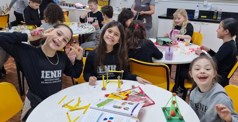 Turmas do Year 3 exploram formas geométricas de maneira lúdica e interdisciplinar na Unidade Pindora