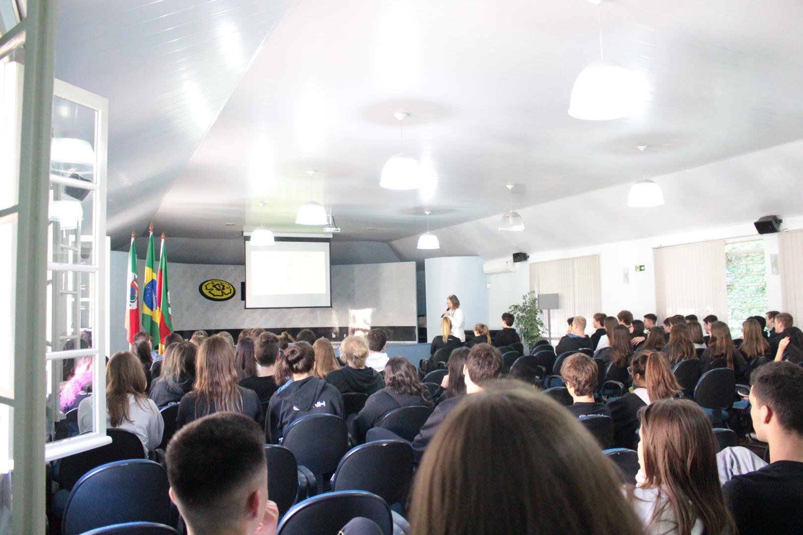 Unidade Fundação Evangélica promove Semana ENEM para alunos do Ensino Médio