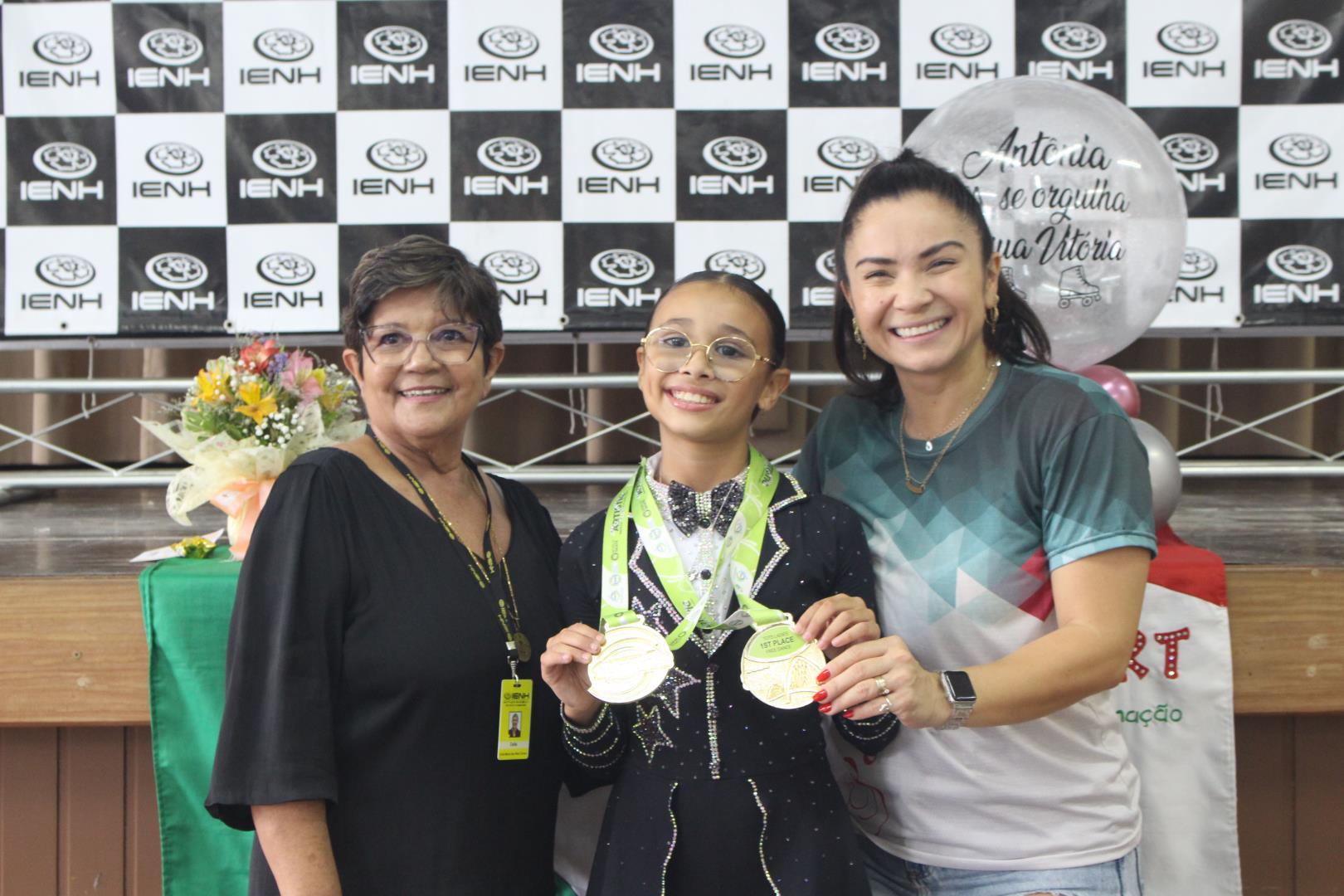 Unidade Oswaldo Cruz recebe campeã de patinação