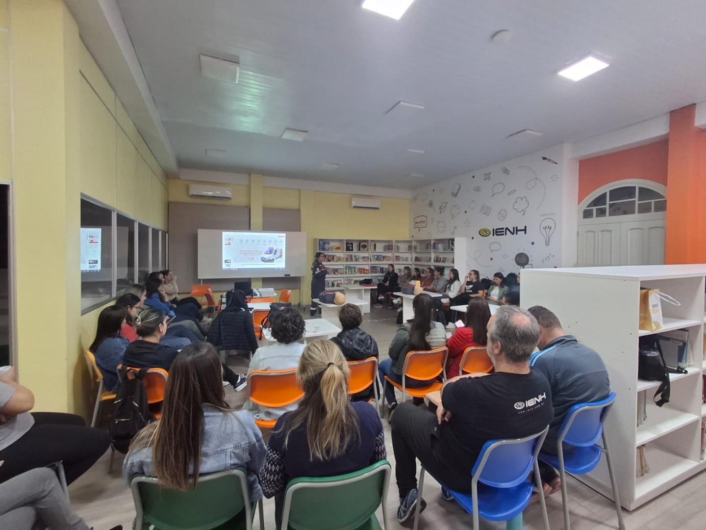 Unidade Pindorama qualifica professores em formação de Primeiros Socorros