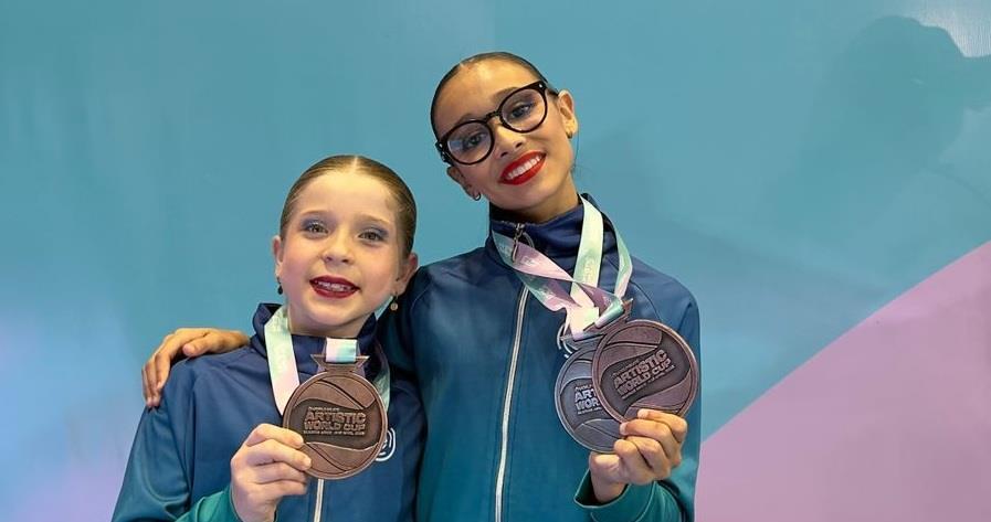 Estudantes da IENH sobem ao pódio em competição internacional de patinação artística