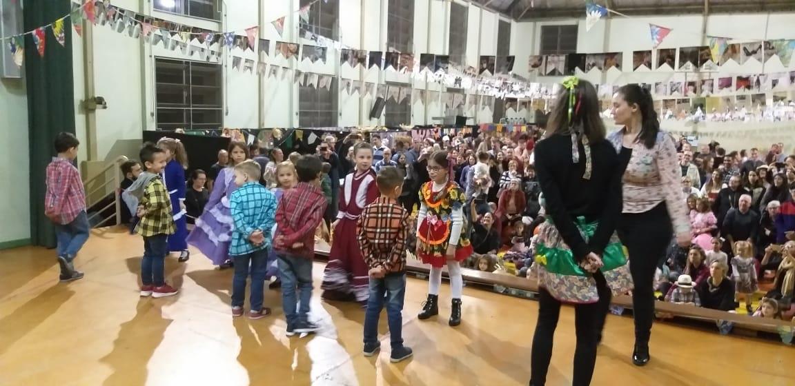 V Festa Junina do Pindorama ocorre com apresentações e brincadeiras