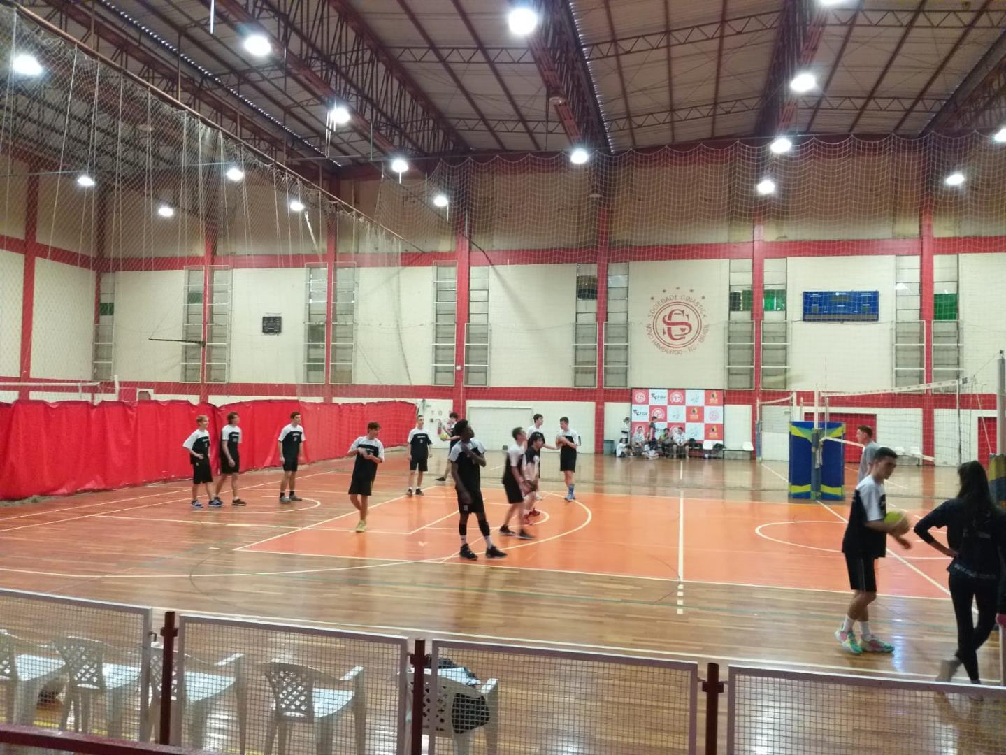 Voleibol Infanto da IENH é campeão do Torneio de Integração da Sociedade Ginástica Novo Hamburgo